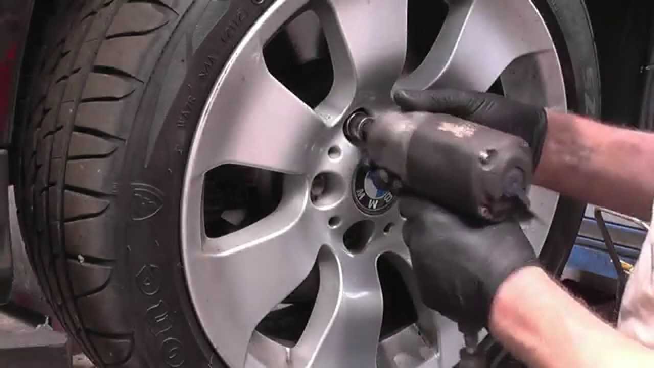 Standard locking wheel nut removal